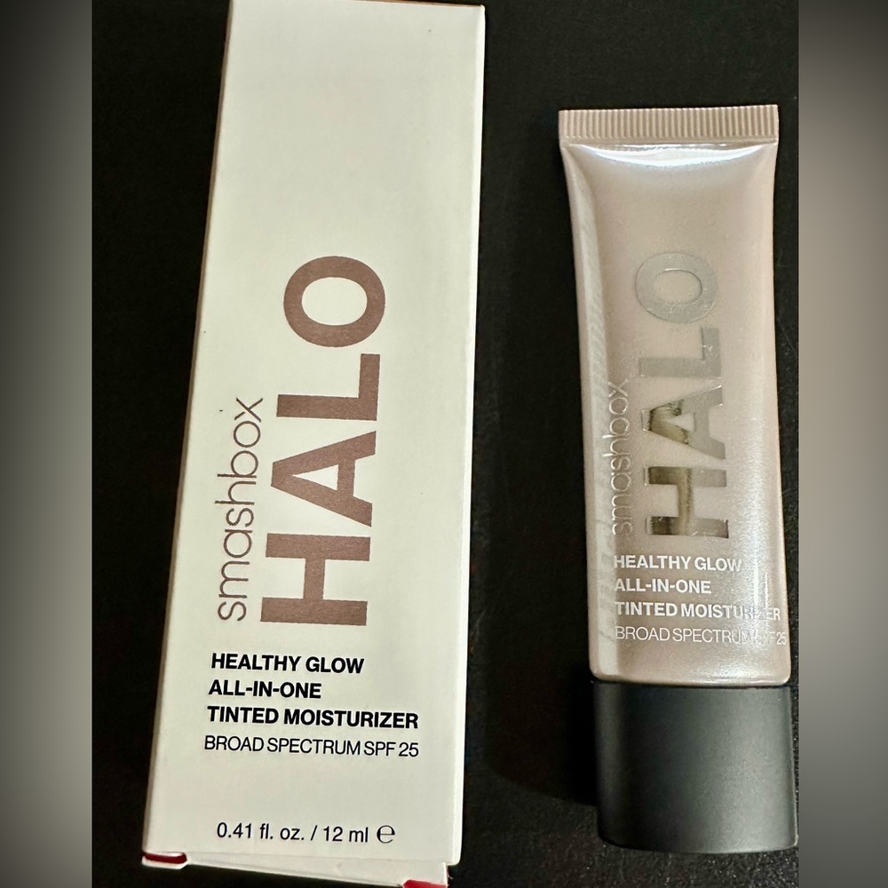 NEW IN BOX SMASHBOX HALO HEALTHY GLOW ALL IN ONE TINTED MOISTURIZER TRAVEL SIZE